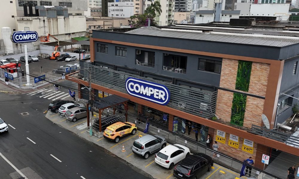 RETROFIT DO COMPER - CENTRO DE ITAJAÍ/SC